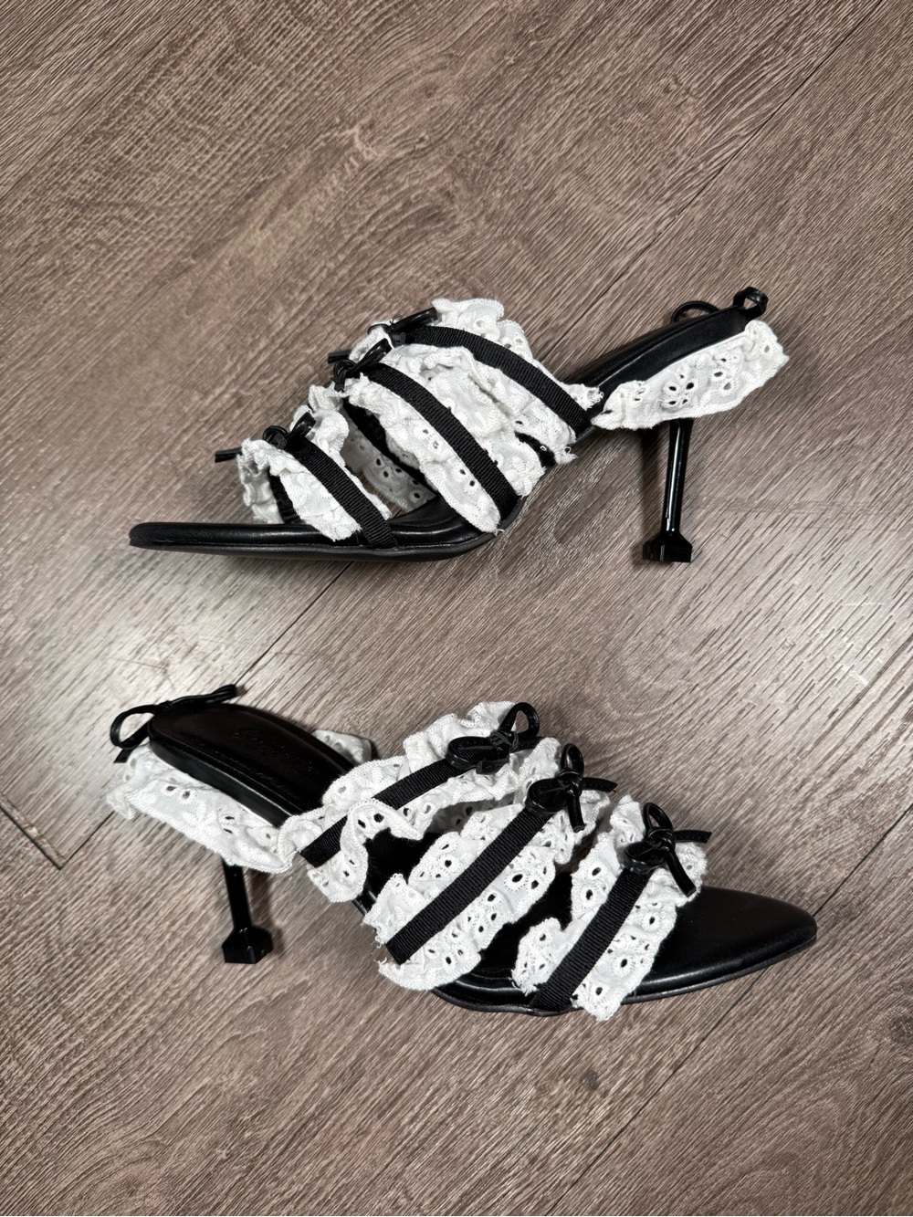 Women's Black & White Coquette Ruffle Bow Slide Heels - Picture 3 of 7